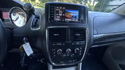 2016 Dodge Grand Caravan SXT - Photo 18 - Sacramento, CA 95618