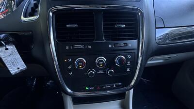 2016 Dodge Grand Caravan SXT - Photo 20 - Sacramento, CA 95618