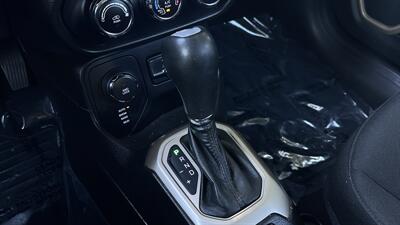 2017 Jeep Renegade Sport   - Photo 16 - Sacramento, CA 95618