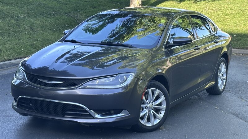 2015 Chrysler 200 C's photo