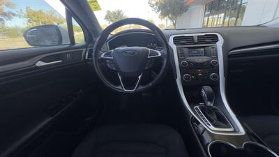 2015 Ford Fusion SE   - Photo 12 - Davis, CA 95618