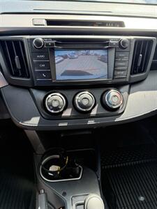 2017 Toyota RAV4 LE - Photo 11 - Sacramento, CA 95841