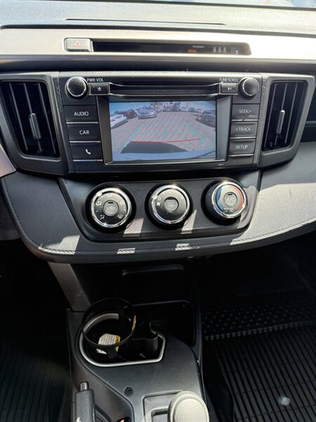 2017 Toyota RAV4 LE - Photo 11 - Sacramento, CA 95841