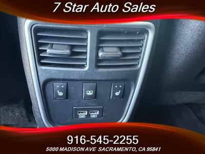 2017 Chrysler 300C   - Photo 17 - Sacramento, CA 95841