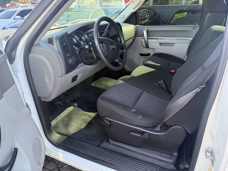 2013 Chevrolet Silverado 2500 Work Truck - Photo 8 - Sacramento, CA 95841