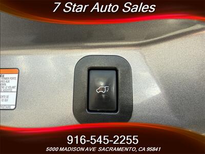 2017 Toyota Sienna SE 8-Passenger   - Photo 20 - Sacramento, CA 95841