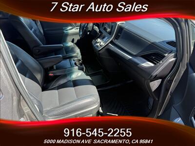 2017 Toyota Sienna SE 8-Passenger   - Photo 13 - Sacramento, CA 95841