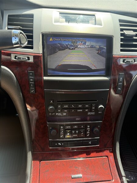 2013 Cadillac Escalade Premium - Photo 11 - Sacramento, CA 95841