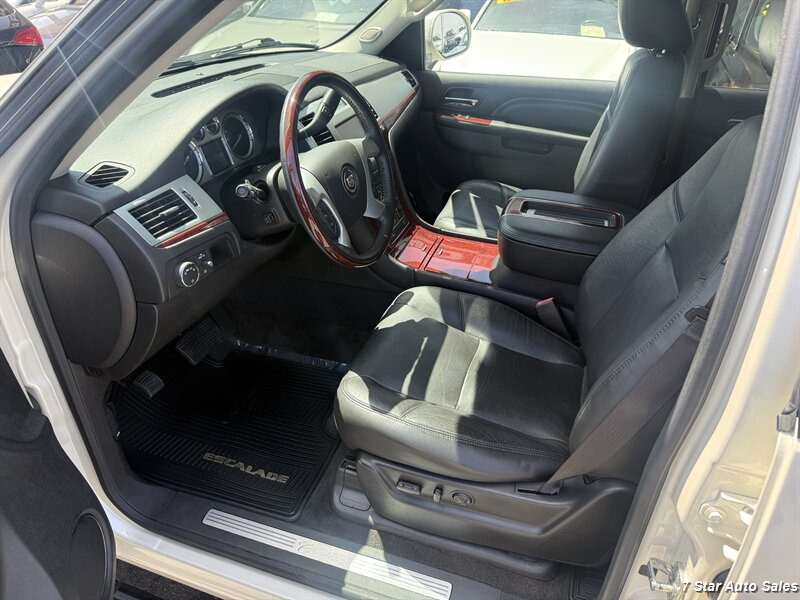 2013 Cadillac Escalade Premium - Photo 10 - Sacramento, CA 95841