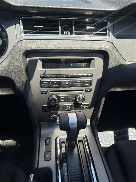 2010 Ford Mustang V6 - Photo 11 - Sacramento, CA 95841