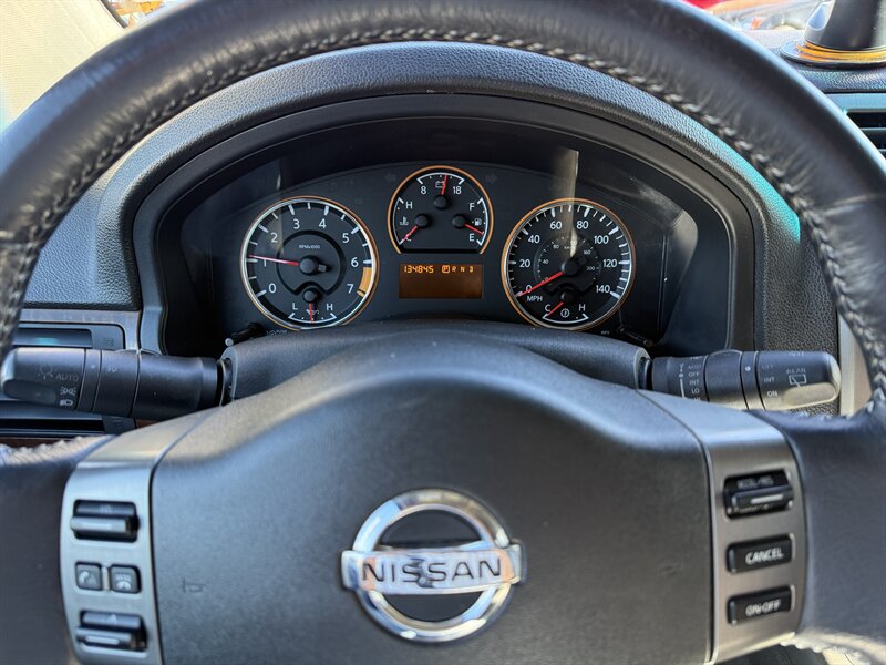 2011 Nissan Armada SL photo 9