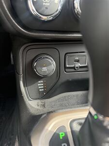 2017 Jeep Renegade Latitude - Photo 13 - Sacramento, CA 95841