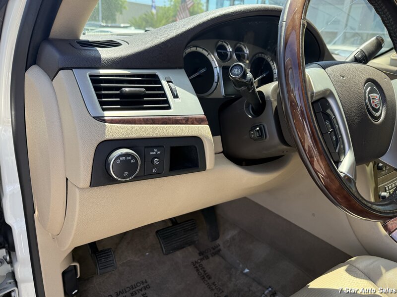 2014 Cadillac Escalade ESV Premium - Photo 8 - Sacramento, CA 95841