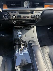 2013 Lexus ES300h   - Photo 14 - Sacramento, CA 95841