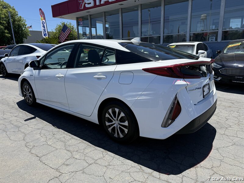 2022 Toyota Prius Prime LE - Photo 4 - Sacramento, CA 95841