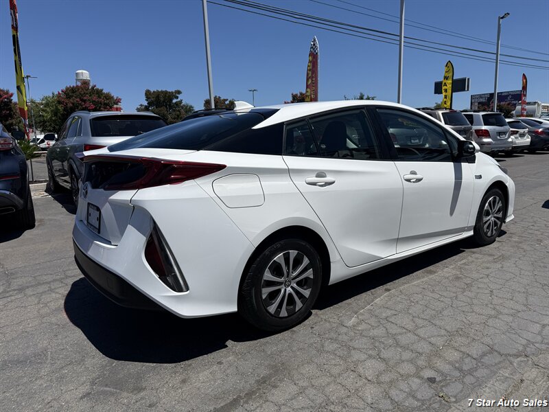 2022 Toyota Prius Prime LE - Photo 6 - Sacramento, CA 95841