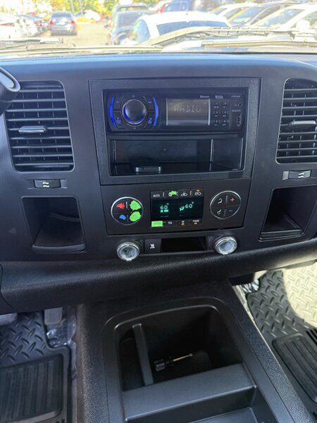 2010 Chevrolet Silverado 1500 LT - Photo 11 - Sacramento, CA 95841