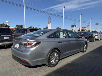 2016 Hyundai SONATA Hybrid SE   - Photo 6 - Sacramento, CA 95841