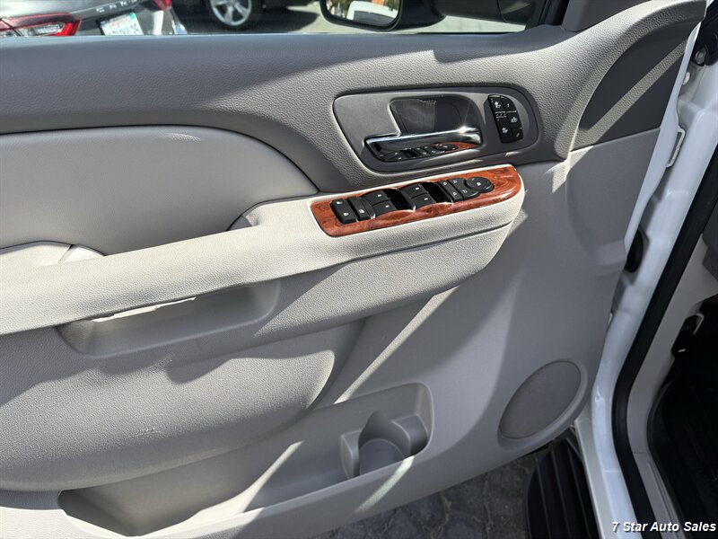 2014 Chevrolet Suburban LT - Photo 7 - Sacramento, CA 95841
