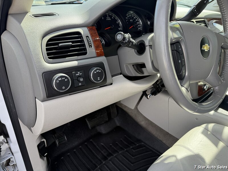 2014 Chevrolet Suburban LT - Photo 8 - Sacramento, CA 95841