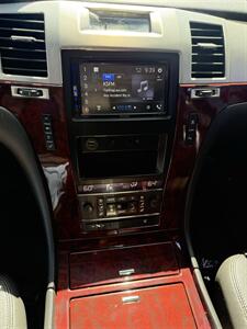 2011 Cadillac Escalade ESV Premium   - Photo 12 - Sacramento, CA 95841
