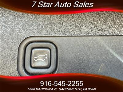 2011 Cadillac Escalade ESV Premium   - Photo 25 - Sacramento, CA 95841