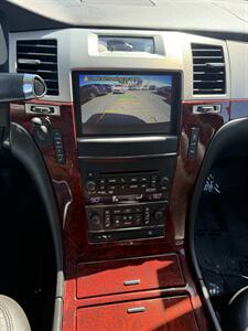 2013 Cadillac Escalade Hybrid   - Photo 12 - Sacramento, CA 95841