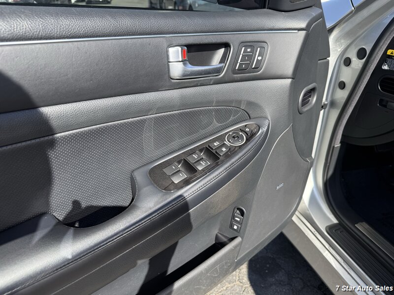 2012 Hyundai Genesis 5.0L - Photo 7 - Sacramento, CA 95841