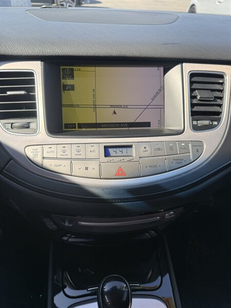 2012 Hyundai Genesis 5.0L - Photo 15 - Sacramento, CA 95841