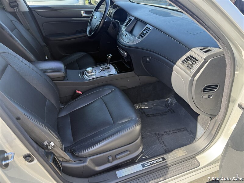 2012 Hyundai Genesis 5.0L - Photo 16 - Sacramento, CA 95841