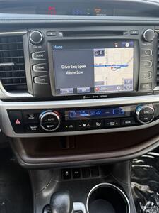 2017 Toyota Highlander XLE   - Photo 12 - Sacramento, CA 95841
