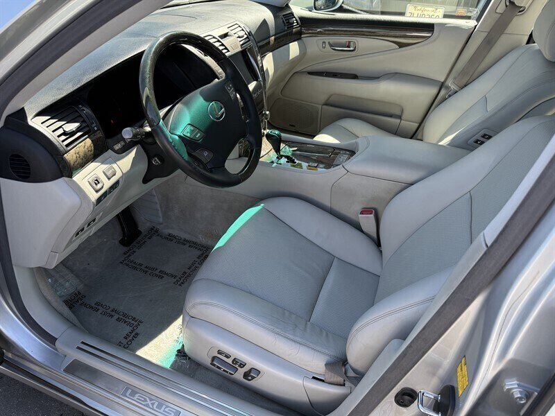 2007 Lexus LS Base photo 8