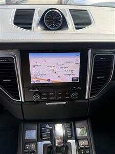 2017 Porsche Macan Turbo   - Photo 10 - Sacramento, CA 95841