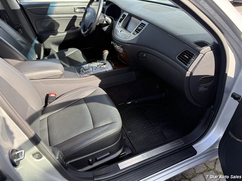 2011 Hyundai Genesis 3.8L V6 - Photo 18 - Sacramento, CA 95841