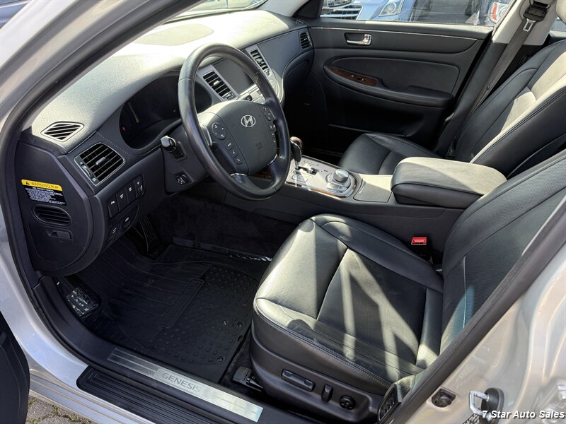 2011 Hyundai Genesis 3.8L V6 - Photo 9 - Sacramento, CA 95841