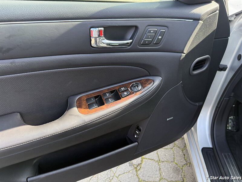 2011 Hyundai Genesis 3.8L V6 - Photo 7 - Sacramento, CA 95841