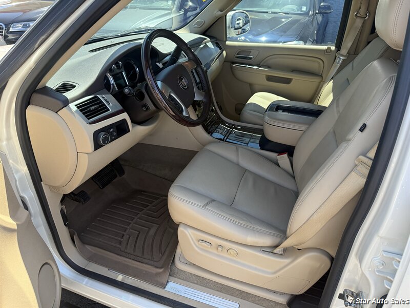 2013 Cadillac Escalade Premium - Photo 9 - Sacramento, CA 95841