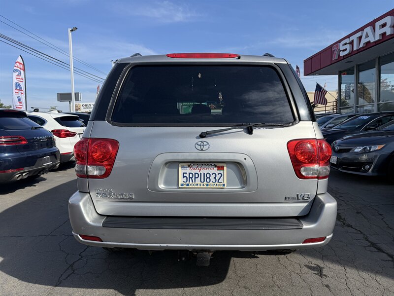 2005 Toyota Sequoia SR5   - Photo 5 - Sacramento, CA 95841