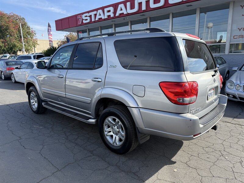 2005 Toyota Sequoia SR5   - Photo 4 - Sacramento, CA 95841