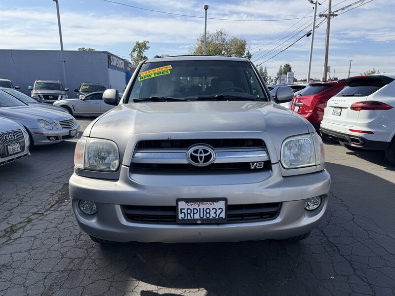 2005 Toyota Sequoia SR5   - Photo 2 - Sacramento, CA 95841