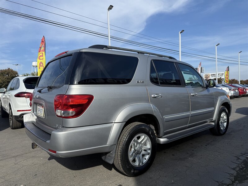 2005 Toyota Sequoia SR5   - Photo 6 - Sacramento, CA 95841