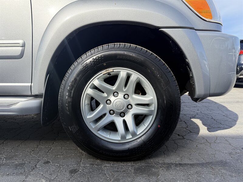2005 Toyota Sequoia SR5   - Photo 19 - Sacramento, CA 95841