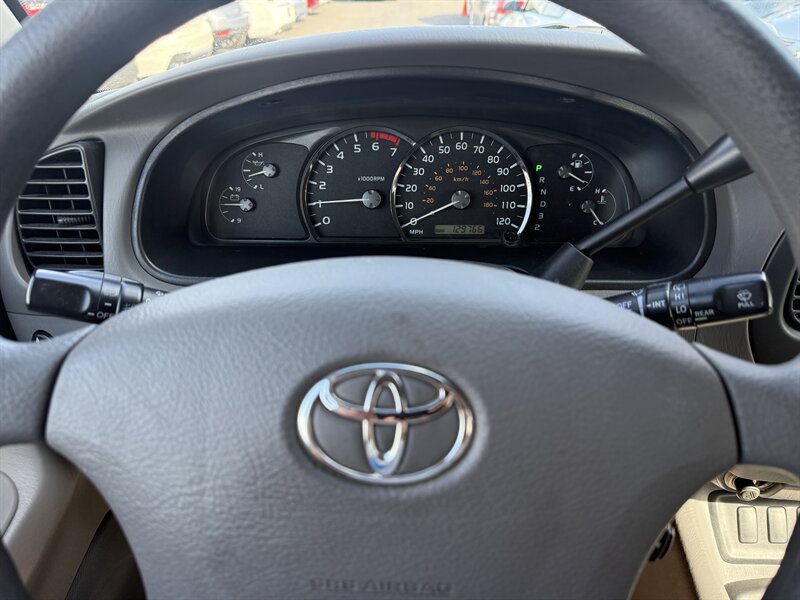 2005 Toyota Sequoia SR5   - Photo 9 - Sacramento, CA 95841