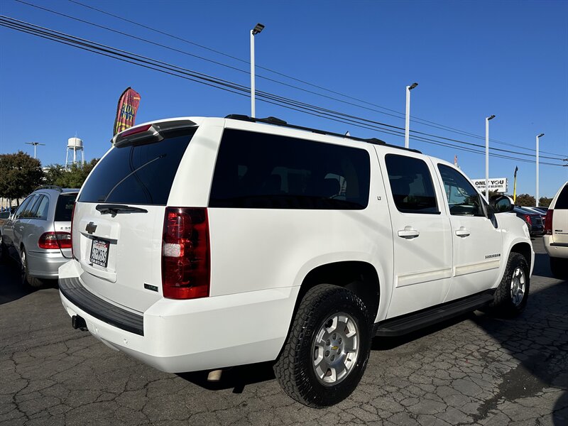 2011 Chevrolet Suburban LT   - Photo 6 - Sacramento, CA 95841