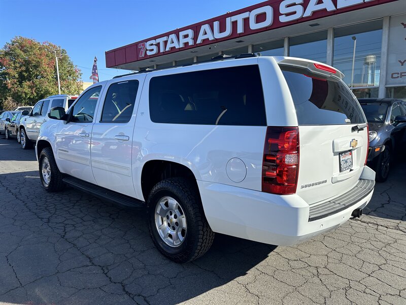 2011 Chevrolet Suburban LT   - Photo 4 - Sacramento, CA 95841