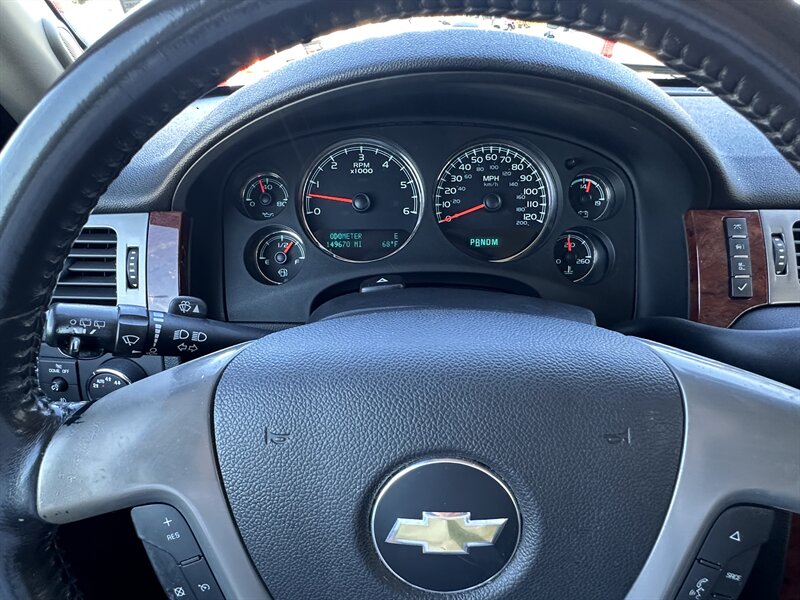 2011 Chevrolet Suburban LT   - Photo 9 - Sacramento, CA 95841