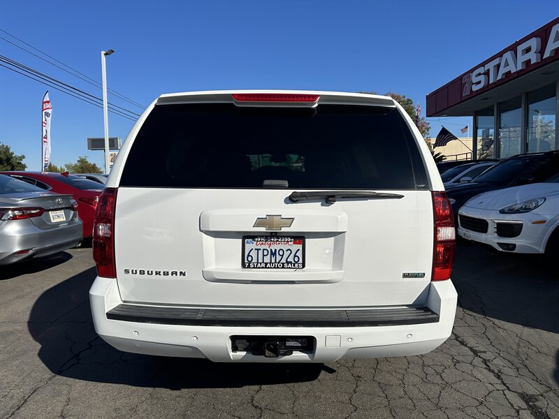 2011 Chevrolet Suburban LT   - Photo 5 - Sacramento, CA 95841