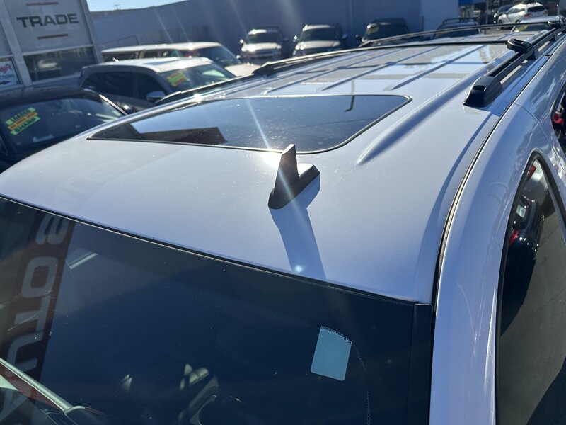 2011 Chevrolet Suburban LT   - Photo 15 - Sacramento, CA 95841