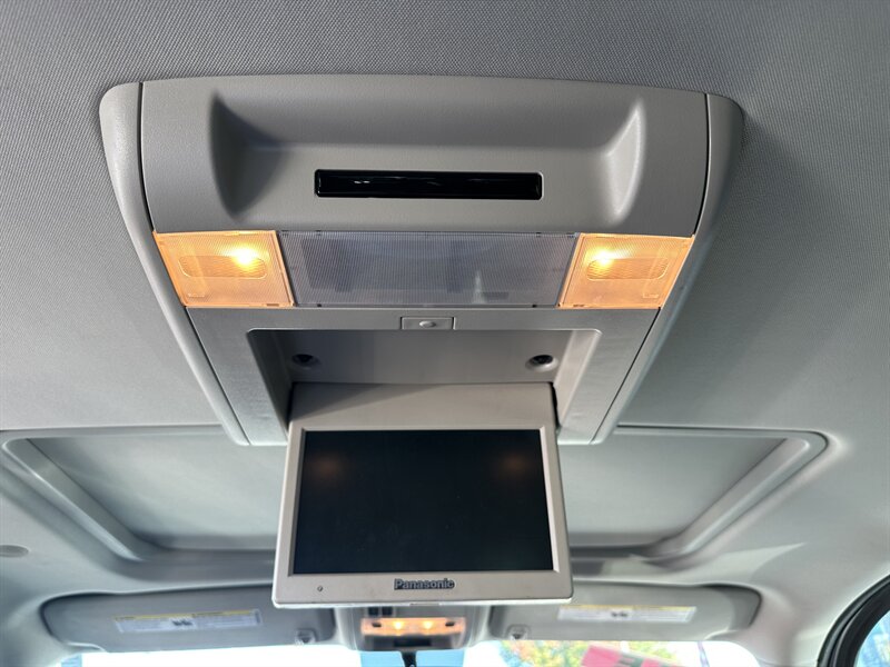 2011 Chevrolet Suburban LT   - Photo 13 - Sacramento, CA 95841