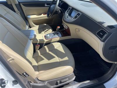 2013 Hyundai Genesis 3.8L   - Photo 15 - Sacramento, CA 95841